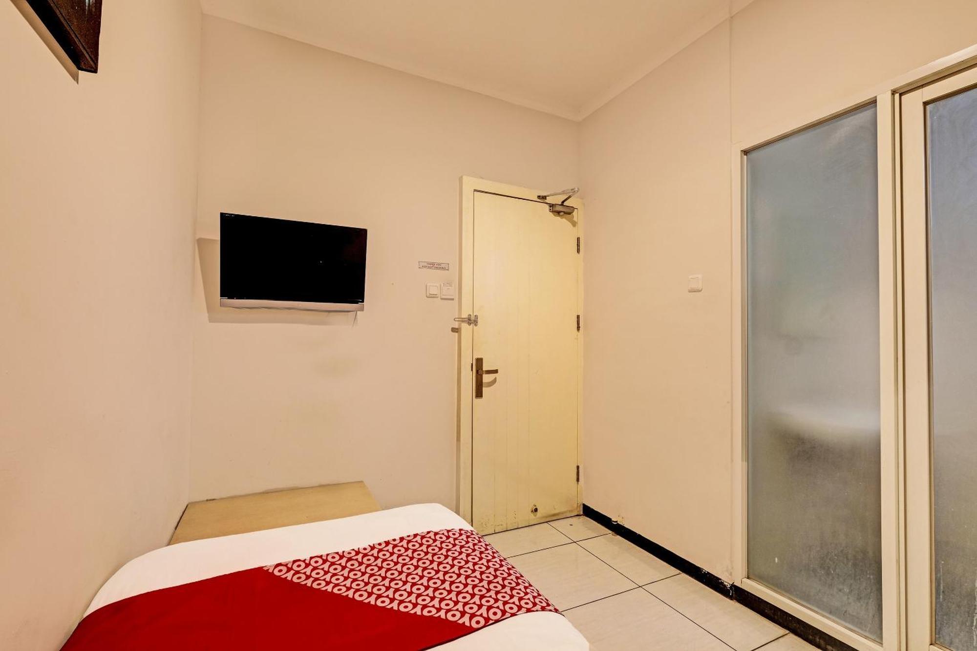 Sky Guesthouse Семаранг Екстериор снимка