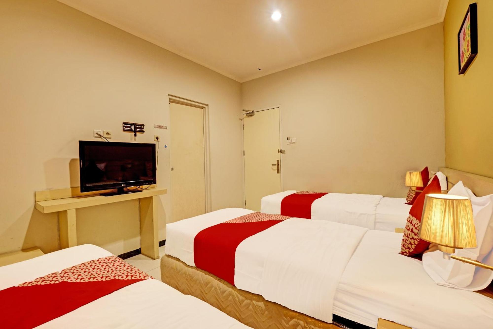 Sky Guesthouse Семаранг Екстериор снимка