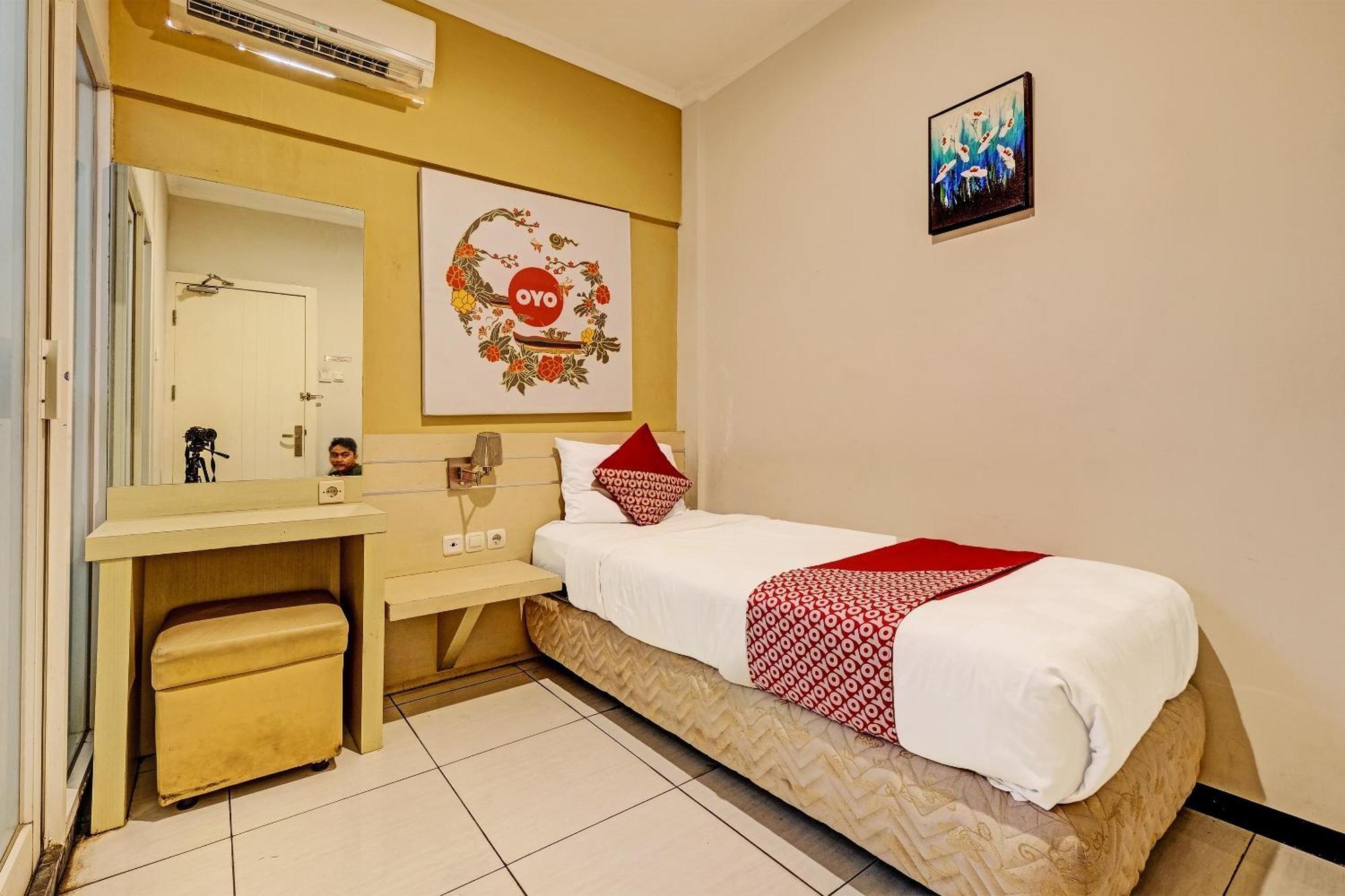 Sky Guesthouse Семаранг Екстериор снимка