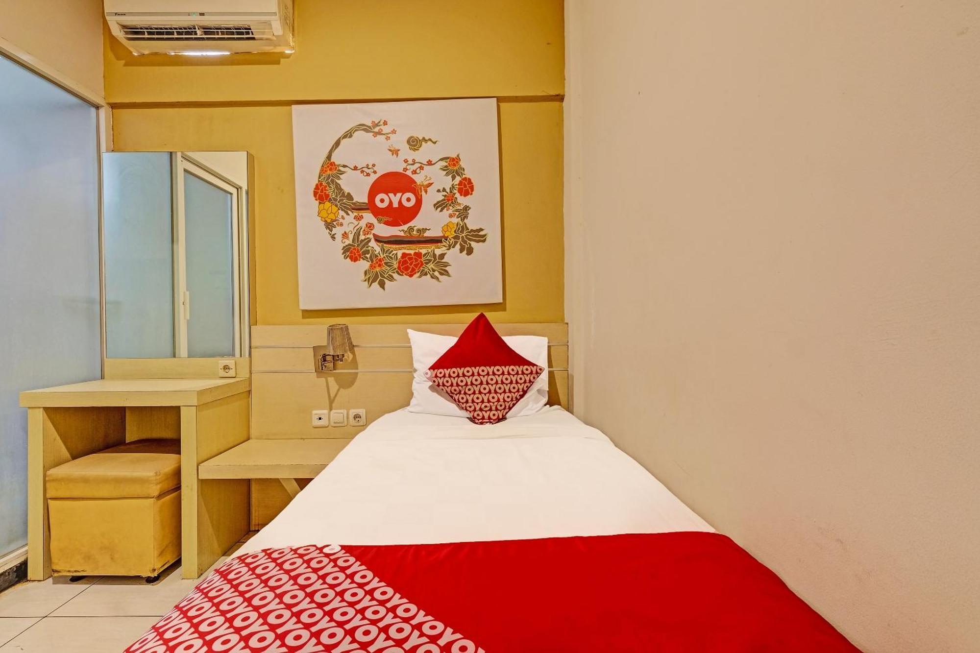 Sky Guesthouse Семаранг Екстериор снимка
