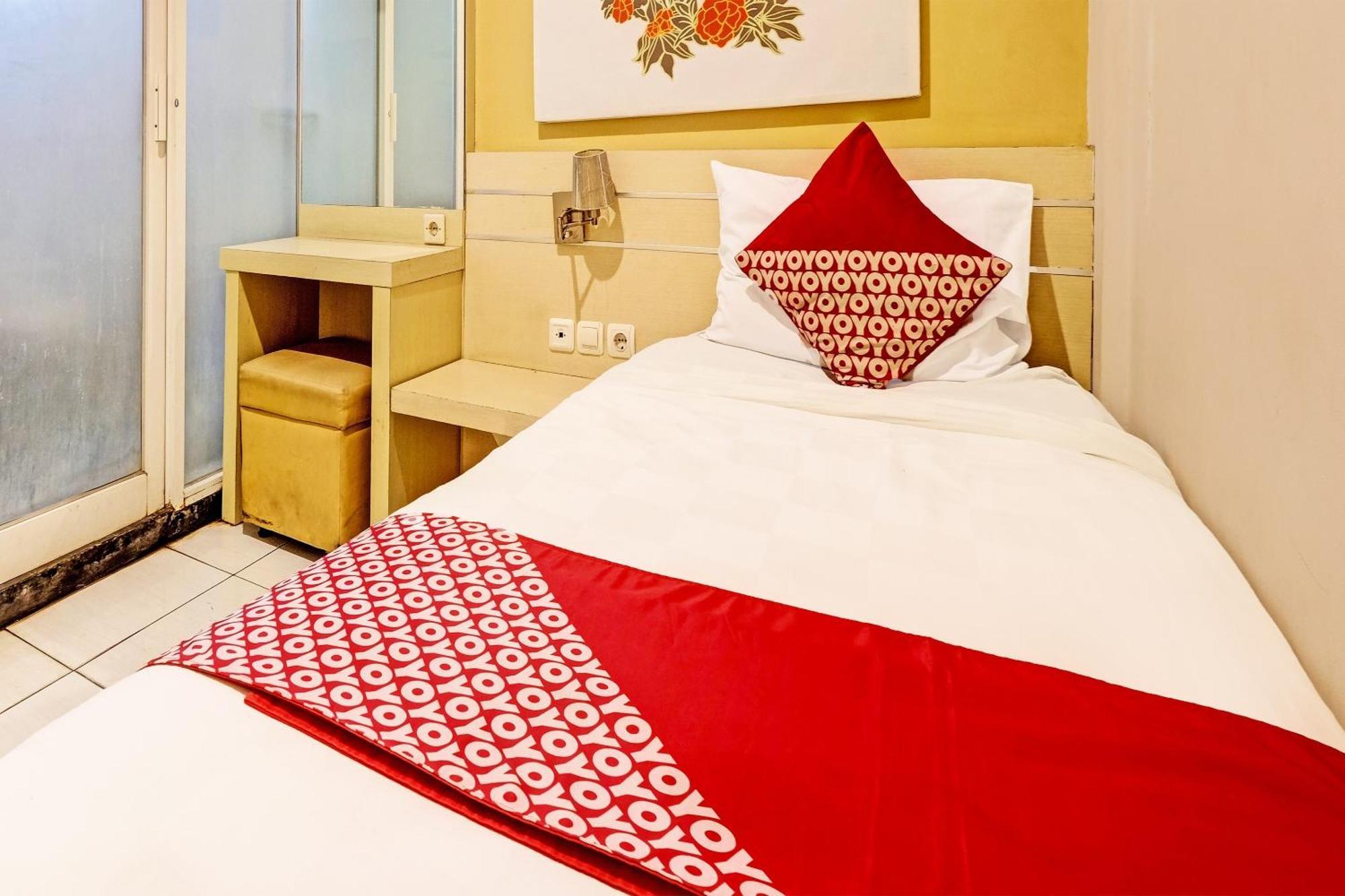 Sky Guesthouse Семаранг Екстериор снимка