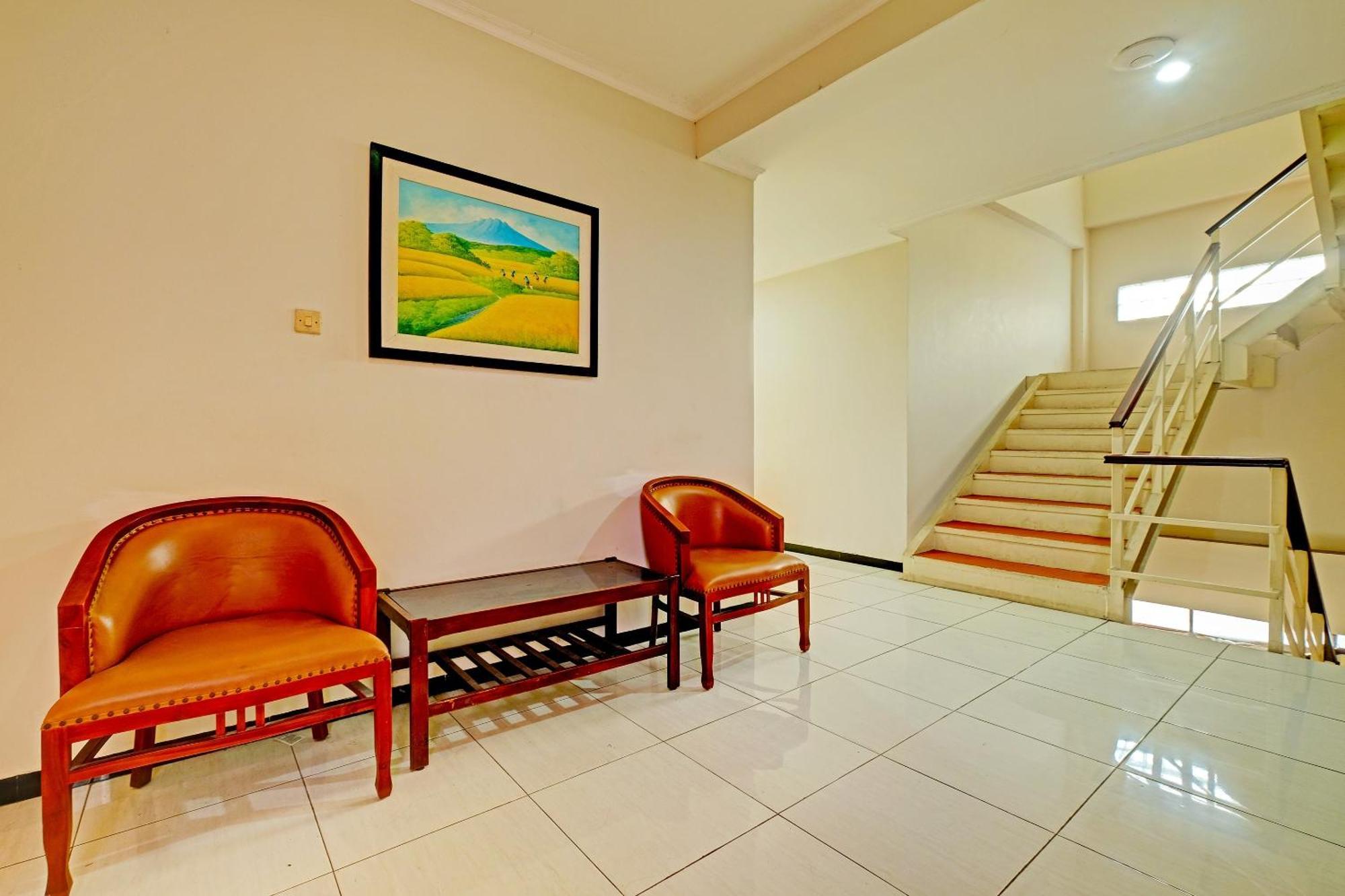Sky Guesthouse Семаранг Екстериор снимка
